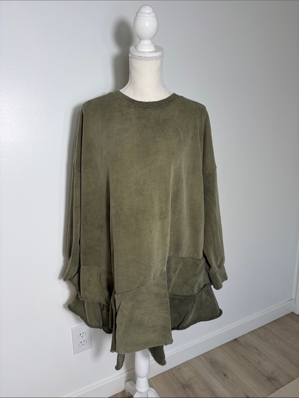Urban by Alembika Olive Green Women's Casual Ruffle Oversized Hem Tunic Small